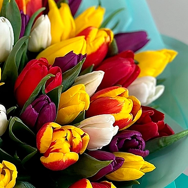 Букет из 51 тюльпана яркий микс - фото 6