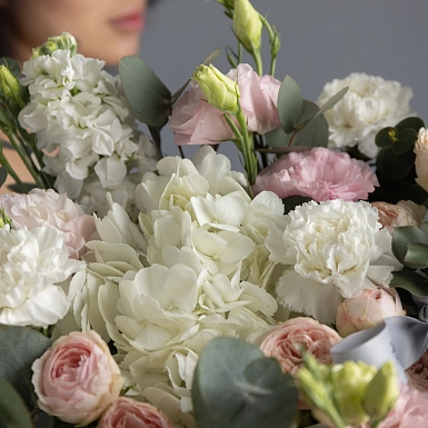 Композиция из эустом и ранункулюсов "Vivat" - фото 7