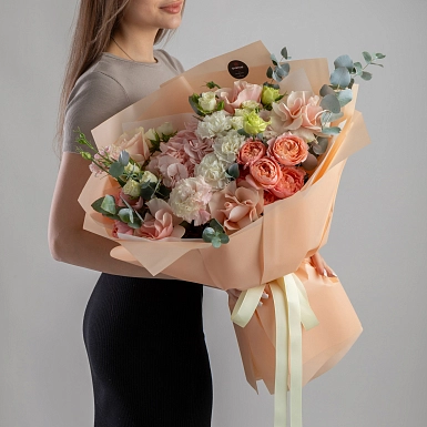 Букет с гортензией “Муза сердца” фото