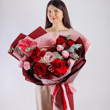 Букет из гортензии и роз "Азбука любви" S - фото 1