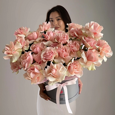 25 розовых сортовых Голландских роз в коробке - фото 2