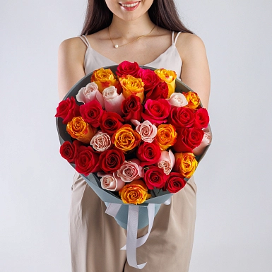 Букет из 35 разноцветных Голландских роз 50 см "Grey" - фото 2
