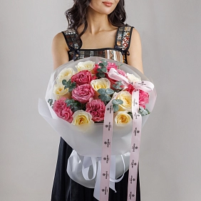 Букет из микс пионовидных роз "Grace"