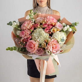 Букет из роз и гортензии "Айман” фото