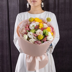 Букет из роз и фрезий "Smile"