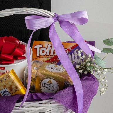 Корзина со сладостями "Сладкоежка" - фото 4