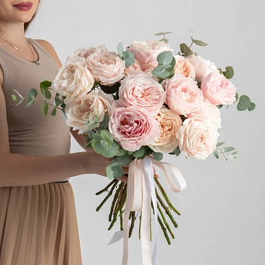 Букет из 15 пионовидных роз "Tsumugi" - фото 3