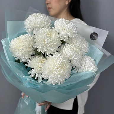 Букет из 9 белых хризантем - фото 5