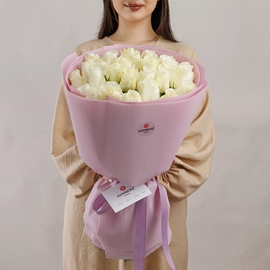 Букет из 25 белых роз 50 см "Тянь-Шань" - фото 1