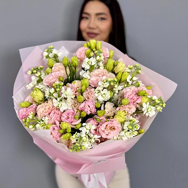 Букет из эустом и маттиол "Лирика" - фото 5