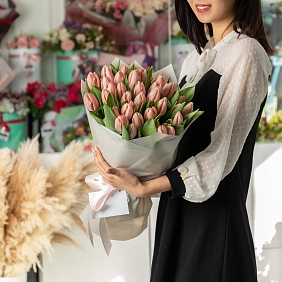 Букет из нежно-розовых тюльпанов "Жания"