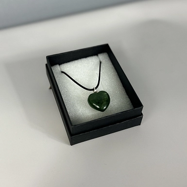 Кулон "Нефритовое сердце" на шнурке - фото 2