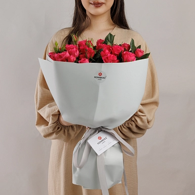 Букет из 11 кустовых роз "Sofi" - фото 3