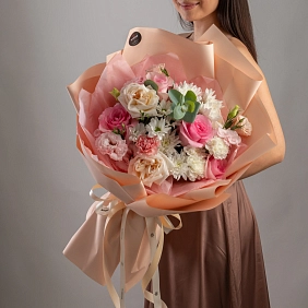 Букет из роз и гвоздик “For lady”