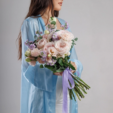 Букет из пионовидных роз и гвоздик "Ариэль" - фото 2