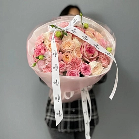 Букет из роз и эустом "Песня тишины"