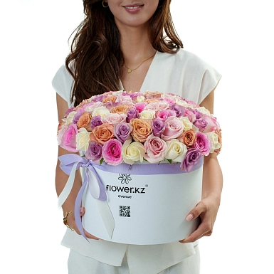 Коробка из 101 нежных микс роз "Тянь-Шань" - фото 2