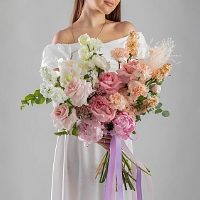 Букет из пионовидных роз и пионов "Счастливый день"