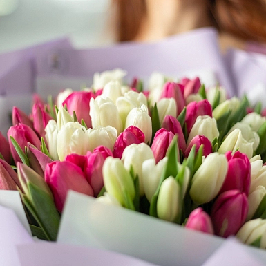 Букет из 201 розово-белого тюльпана "Инкар" - фото 3