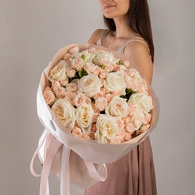 Букет из пионовидных роз "Ванильное облако"