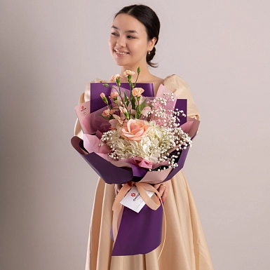 Букет из гортензии и гвоздик "Облачко" - фото 3