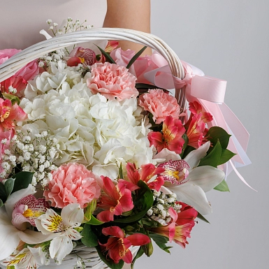 Композиция в корзине "Сияющая улыбка" - фото 4