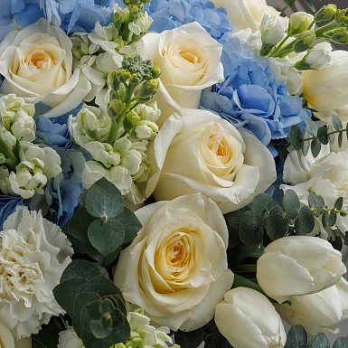 Букет из гортензий и тюльпанов "Ясмин" - фото 5