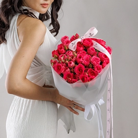 Букет из кустовых роз "Sofi"