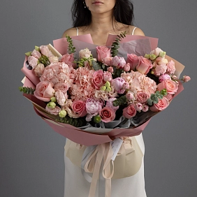 Букет из гортензий и пионов "Восторг"