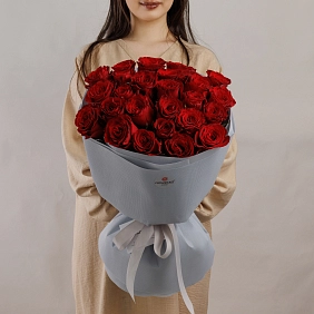 Букет из 25 красных роз 50 см "Тянь-Шань"