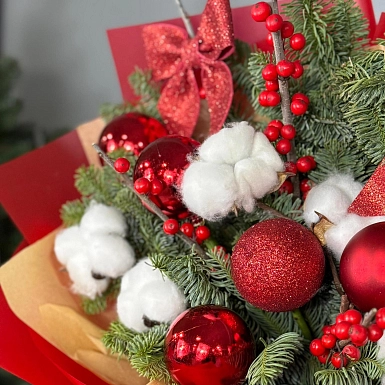 Новогодний букет "Зимний рубин" - фото 5