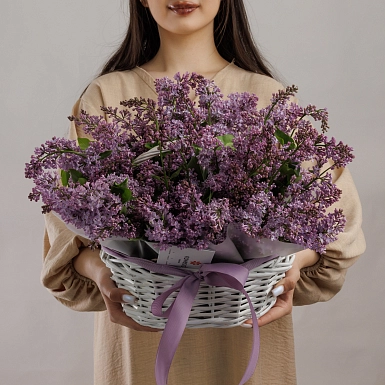 Корзинка из 7 веток сирени - фото 1