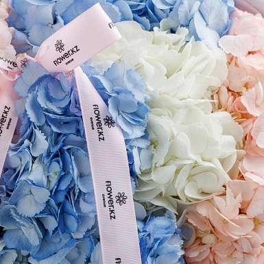 Букет из 5 микс гортензий "Bliss" фото