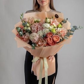 Букет с гортензией “Муза сердца” фото