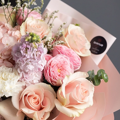 Букет из маттиолы и гортензии "Время любить" фото