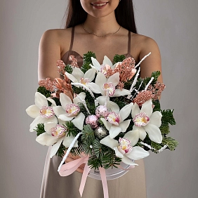 Зимняя композиция с орхидеями "Снегурочка"