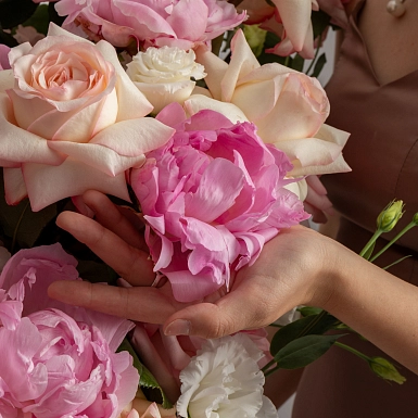 Композиция в корзине "Нежность и страсть" - фото 4