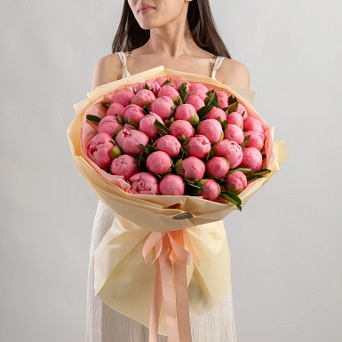 Букет из 35 Голландских пионов "Salmon" - фото 2