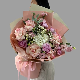 Букет из пионов и гортензии "Elizabeth"