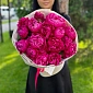 15 малиновых местных пионов в оформлении - фото 5