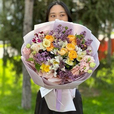 Букет из сирени и нарциссов "Апрельский аромат" - фото 2