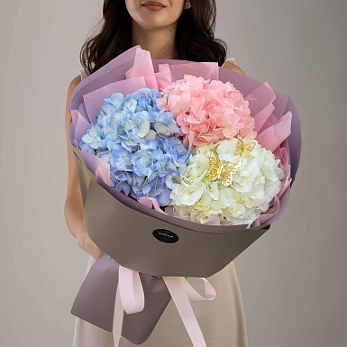 Букет из 3 разноцветных гортензий фото