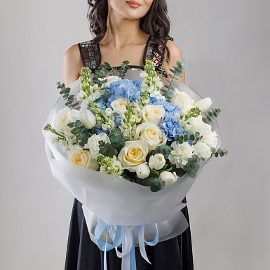 Букет из гортензий и тюльпанов "Ясмин" - фото 1