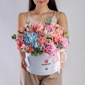 Композиция с пионами "Красивая история"