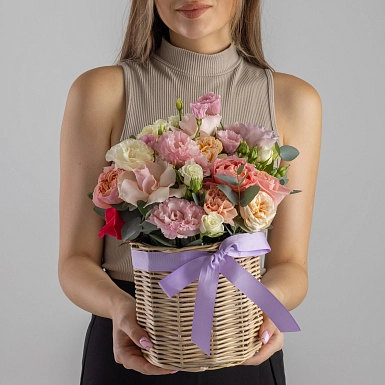 Композиция в плетенном кашпо "Комплимент" - фото 2