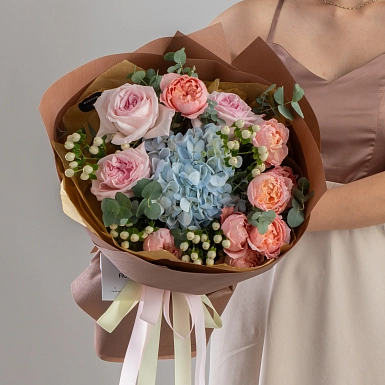 Букет из пионовидных роз "Яна" фото