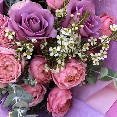 Букет из роз и гвоздик "Аметист" - фото 4