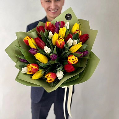 Букет из 35 тюльпанов яркий микс - фото 2