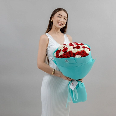 Букет из 51 красно-белых роз 70 см "Тянь-Шань" S - фото 3