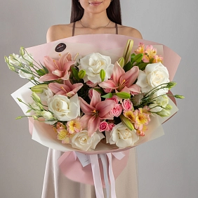 Букет с розовыми лилиями "Spring Pink"